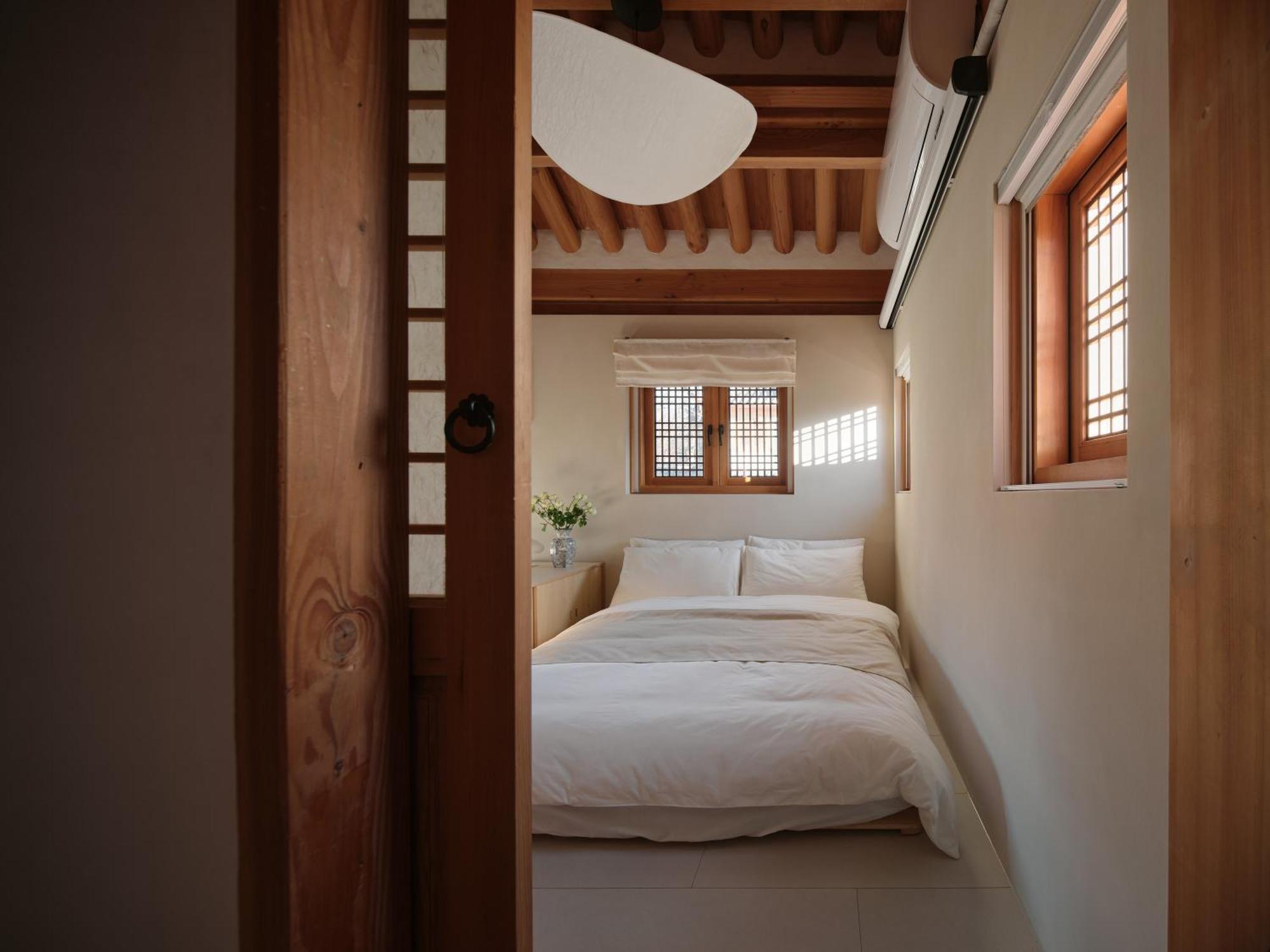 The Korean Traditional Hanok In Downtown Seoul For Convenient Public Transportation - Seoul Ari Exterior foto