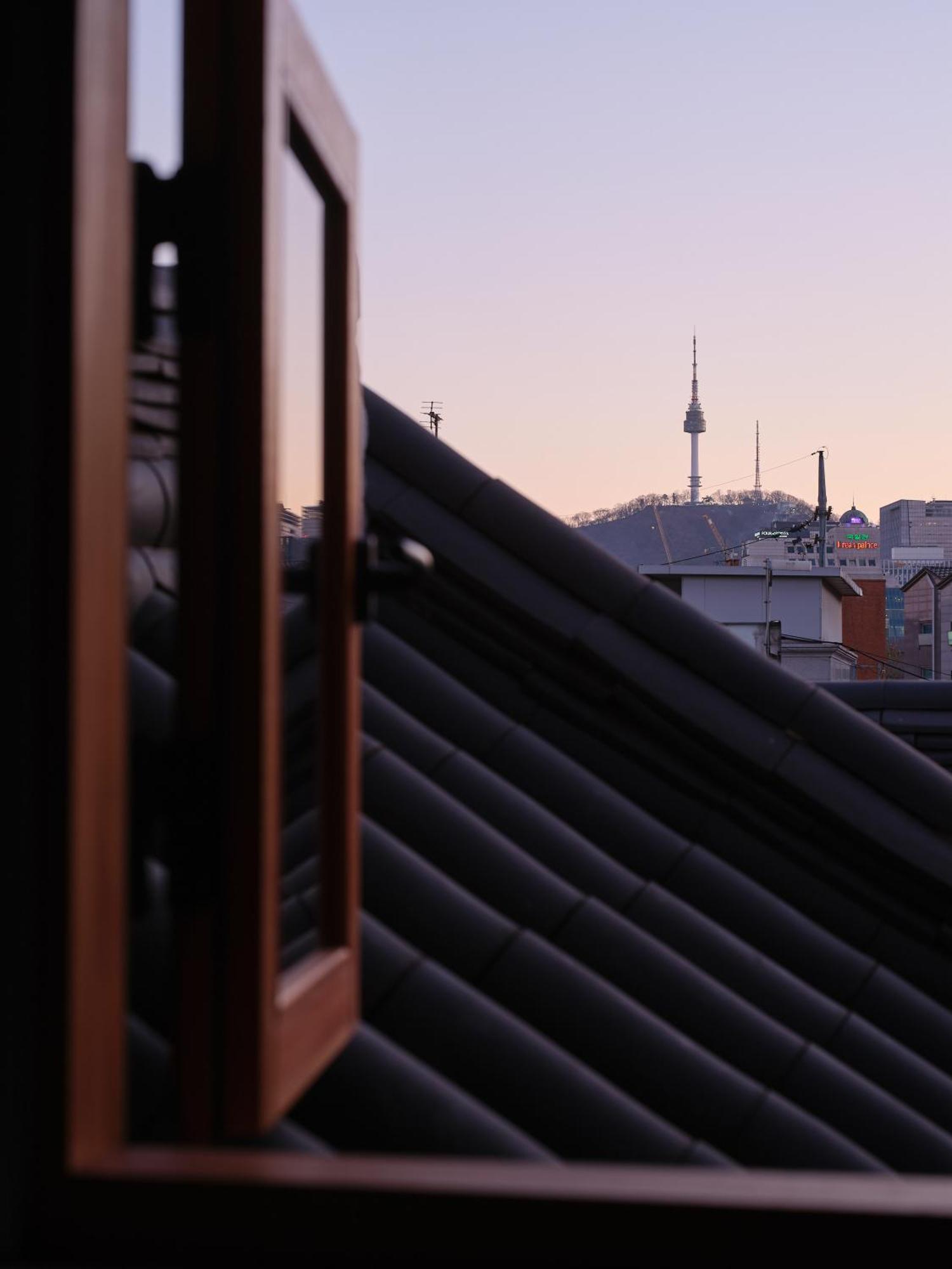 The Korean Traditional Hanok In Downtown Seoul For Convenient Public Transportation - Seoul Ari Exterior foto